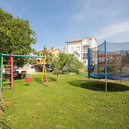 Modern Stone House With Flowers & Playground Medulin Exterior foto
